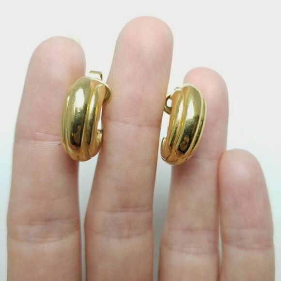Vintage Crown Trifari Gold Tone Ribbed Hoop Clip On Earrings, Minimal Retro - Picture 3 of 7